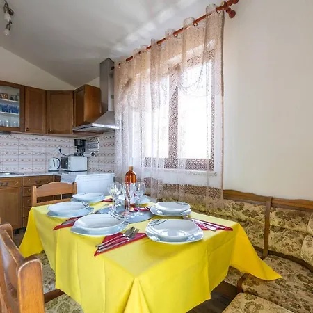 Nyaraló House Sunce *